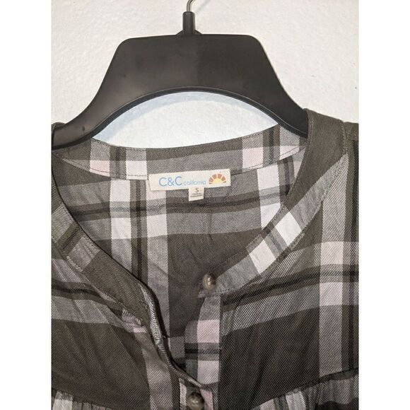 C&C California Womans Plaid Short Sleeve Blouse Sz Small Button Green - Picture 12 of 13